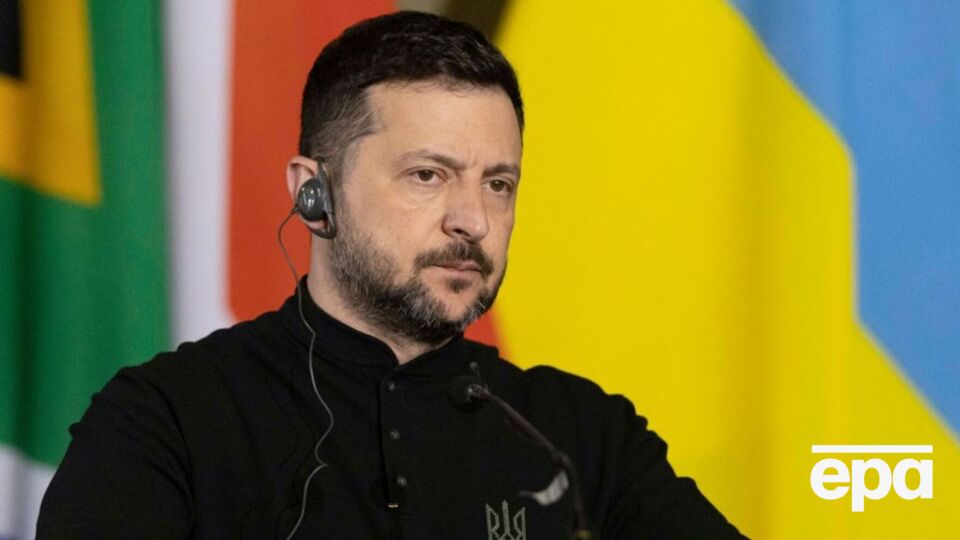 "Ніколи не дивлюся нерозумних". Зеленський відреагував на звинувачення Мендель у вживанні кокаїну