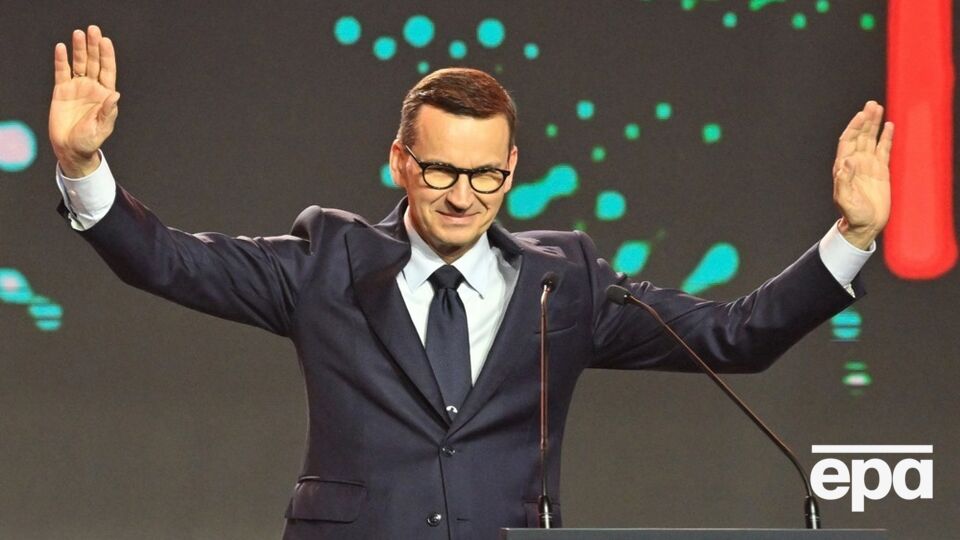 В бывшей правящей партии Польши произошел раскол. Из PiS исключили более 40 депутатов