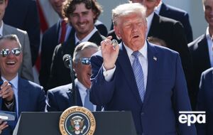 Трамп каже, що не продає зброї Україні, щоб РФ не продавала зброї Ірану