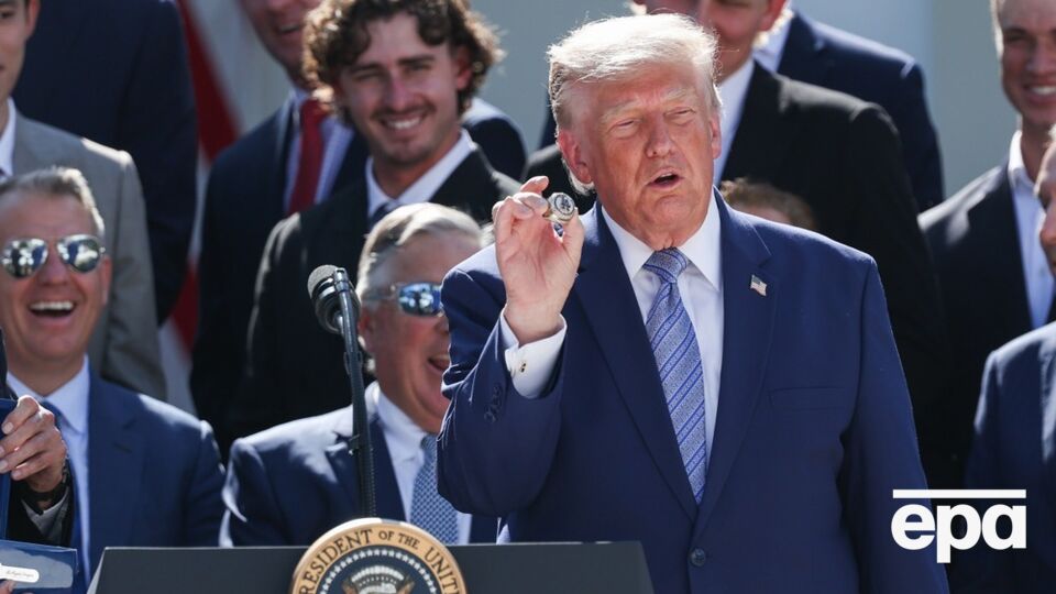 Трамп каже, що не продає зброї Україні, щоб РФ не продавала зброї Ірану