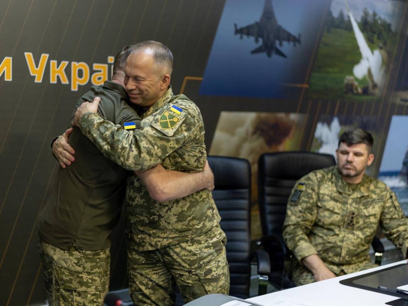 "Попереду – новий етап". Сирський офіційно передав повноваження новому головкому