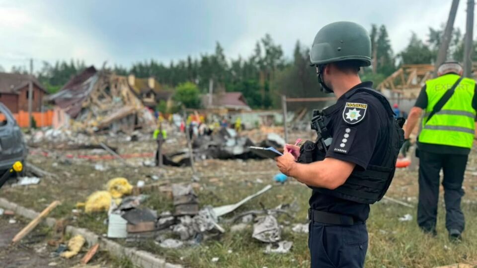 Зеленський після балістики по виставці зброї: Такі заходи не можна проводити поруч із будинками