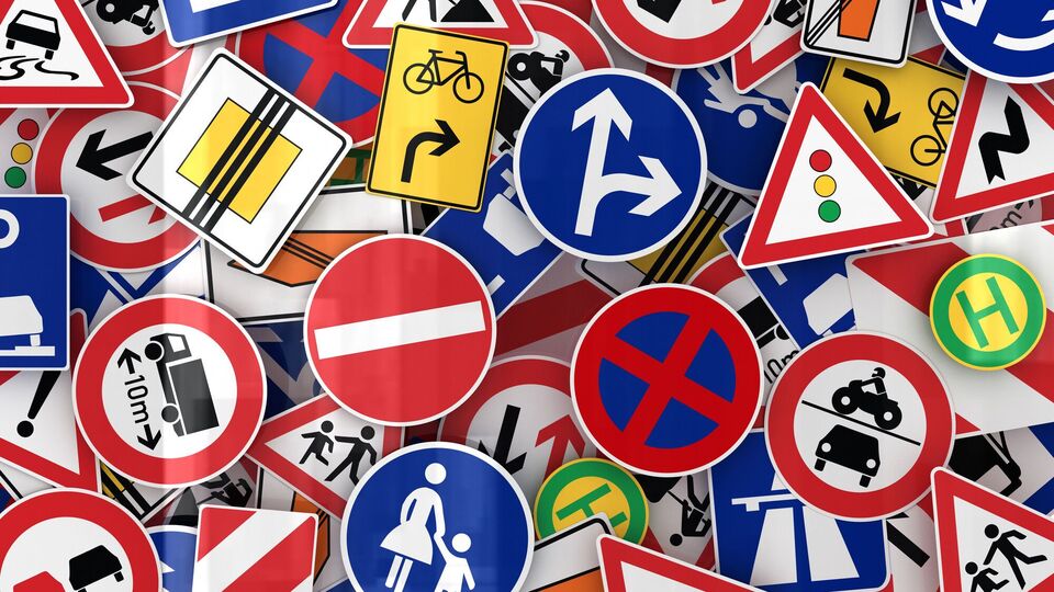 Підготовка до іспиту із ПДР. П'ять тем, де найбільше роблять помилки