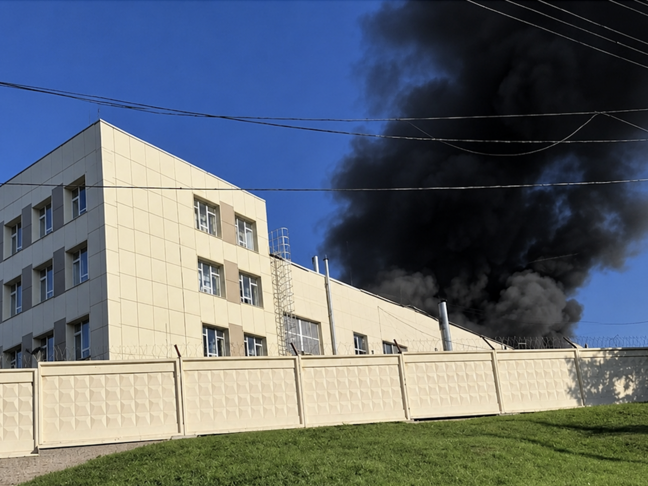 Зеленський підтвердив удар по заводу РФ, який постачає компоненти для ракет. Є й інші ураження