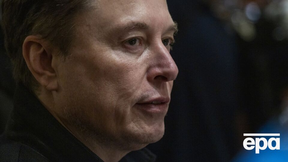 Маск назвав повне виведення військ РФ з України "нереалістичним"