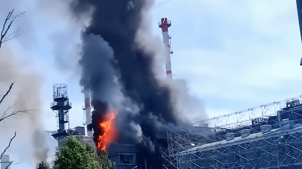 "Мамо рідна, що відбувається?" БПЛА атакували НПЗ у Тюмені за 2 тис. км від України, виникла пожежа