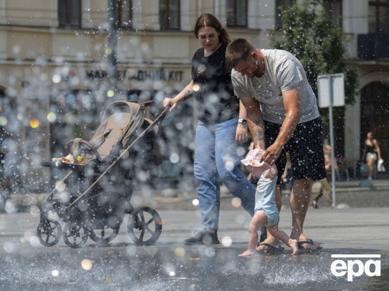 Дощі зі шквалами змінить спека. Якою буде погода протягом тижня і коли очікувати на температурний пік