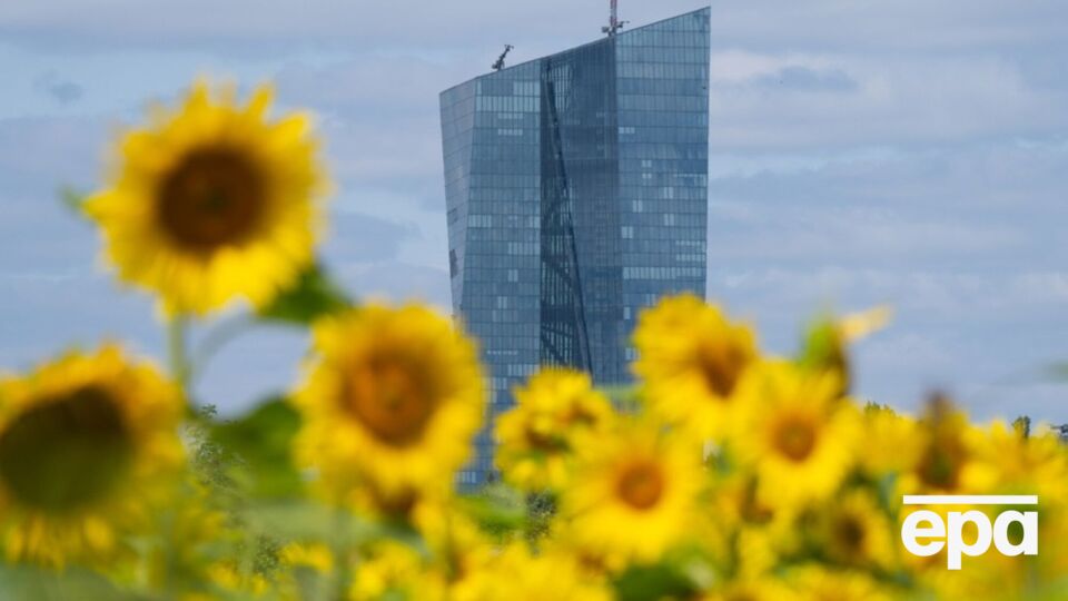 Дизайн евро обновят впервые за десятки лет. Какими будут новые банкноты. Фото