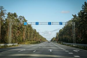 Латвія має намір прибрати з дорожніх вказівників згадки про Росію й Білорусь. Із чим це пов’язано