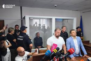 Організатора військової виставки у Київській області відправили під варту. Що про нього відомо