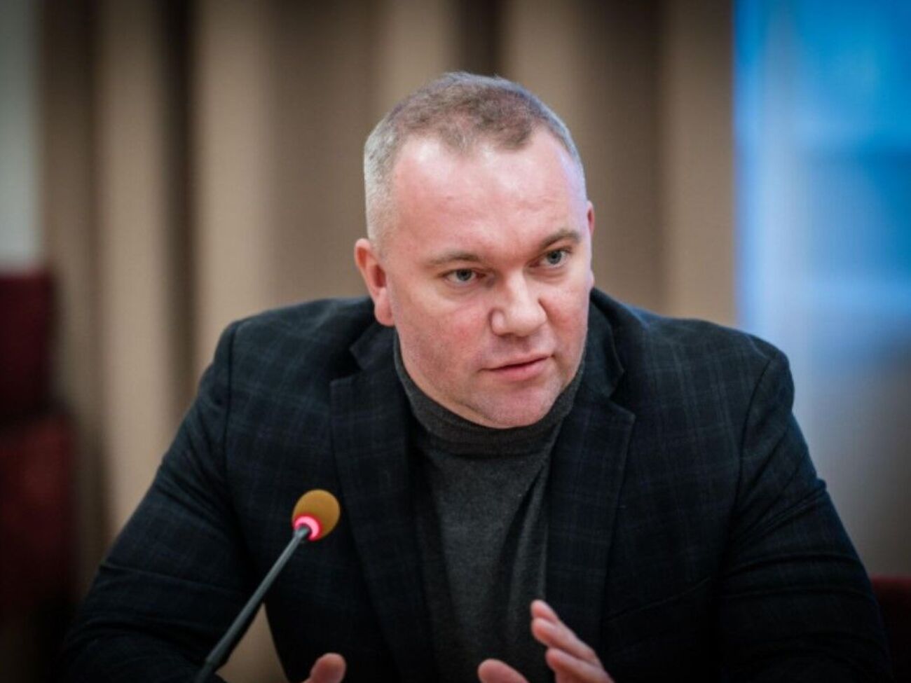 Ексдержсекретаря МЗС підозрюють у розкраданні понад 37 млн грн пожертв для України. Що відомо