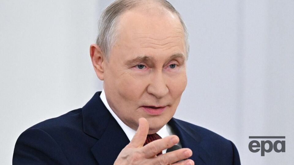 "Я уже и правительство люблю, и Путина уважаю". Блогер в РФ после критики власти резко "переобулся"
