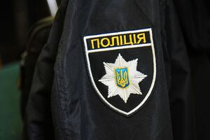 На Буковині чоловік відкрив вогонь по поліцейських, є поранені