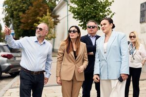 Лумер рассказала, что передаст Трампу после поездки в Украину