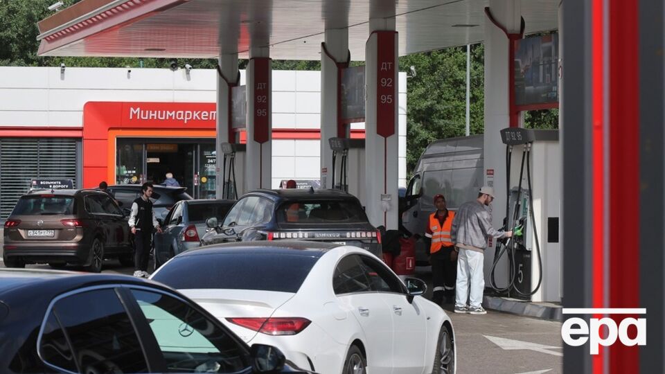 В России первый регион снял лимиты на продажу топлива. Что известно