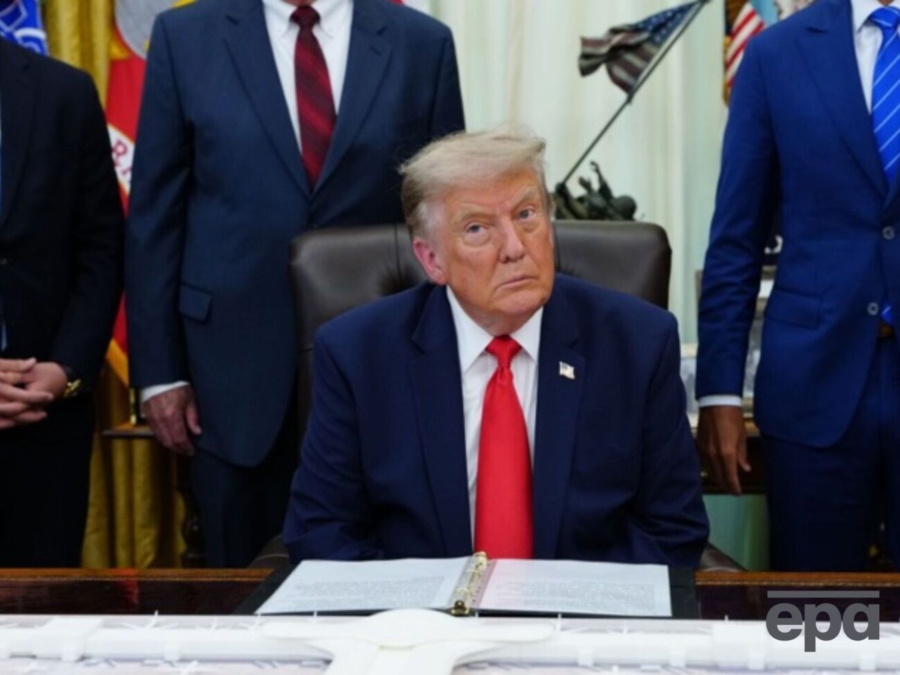 Трамп: Я хочу, щоб Зеленський завершив війну, це дуже просто