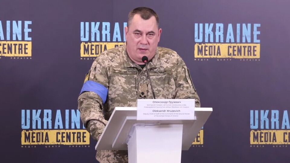 Драпатий зняв із посади начштабу Сухопутних військ ЗСУ. Той нібито твердив, що його начальником є Сирський