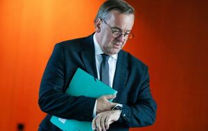 Министр обороны Германии ответил, готов ли бундесвер к войне с Россией