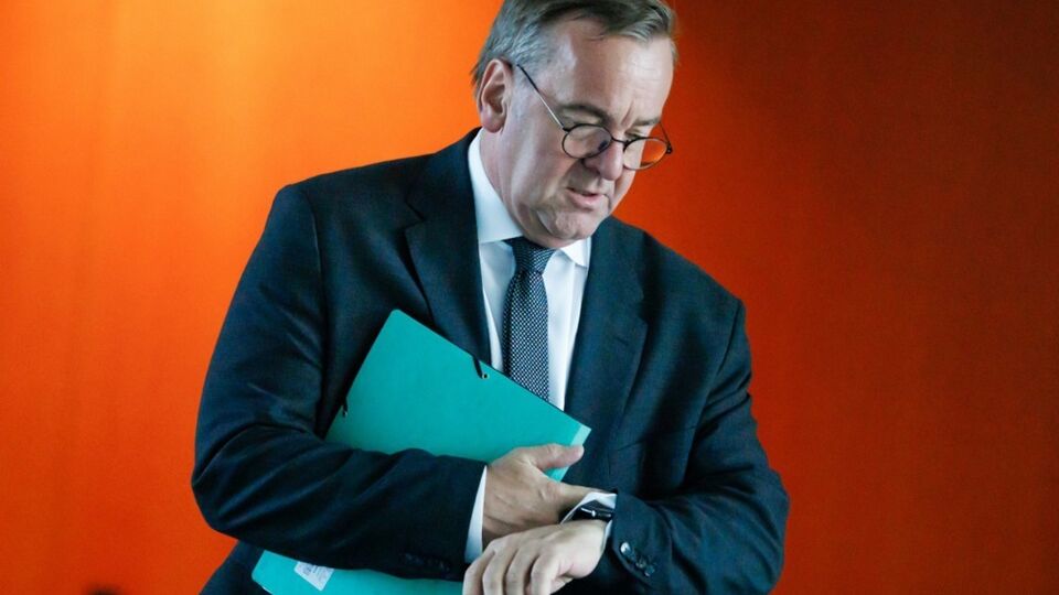 Министр обороны Германии ответил, готов ли бундесвер к войне с Россией