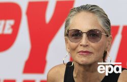Отец-тиран, насилие и беременность в 16. Стоун рассказала о ненависти, которую испытывала к ней мать