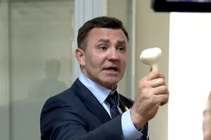 Ікона у фользі, фото дітей, сало. Що Тищенко збирався брати із собою в СІЗО, але не вийшло