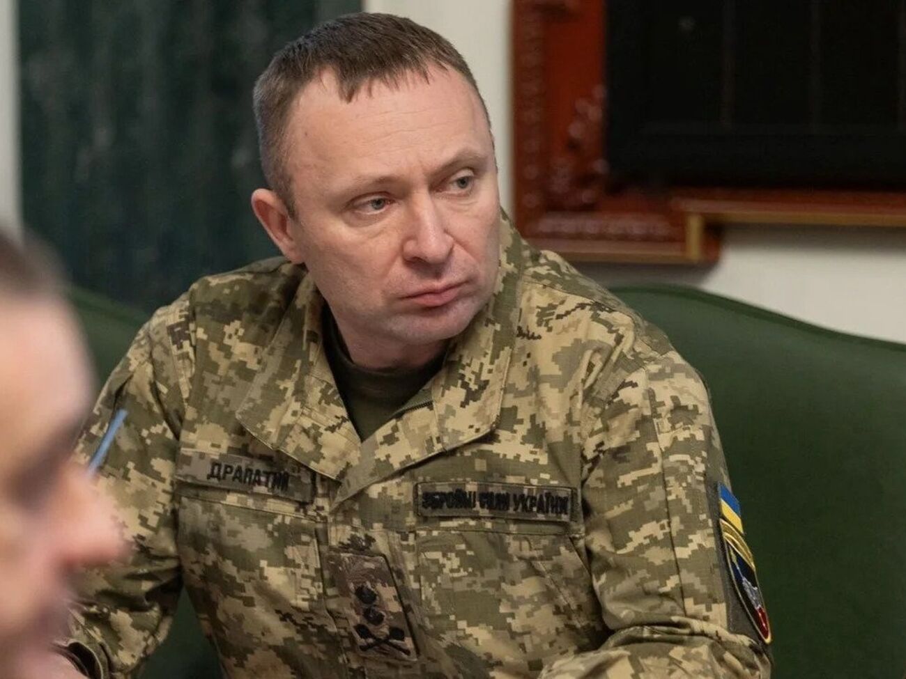 Зняв "людину Сирського" і не тільки. Перші кадрові рішення Драпатого