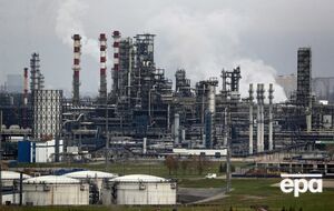 Наслідки ударів України по НПЗ Росії місяцями видно з космосу – FT