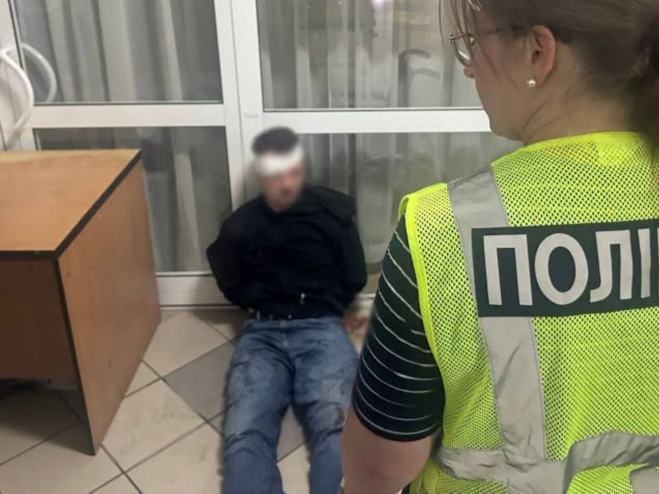 Скаржився на зубний біль. Що відомо про чоловіка, якого підозрюють у тому, що він зарізав лікарку ВЛК