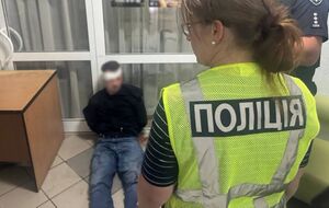 Скаржився на зубний біль. Що відомо про чоловіка, якого підозрюють у тому, що він зарізав лікарку ВЛК