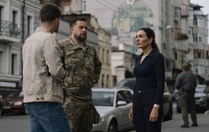 Від Каразіна до Римарської. Андрій Білецький показав Лорі Лумер Харків, який воює