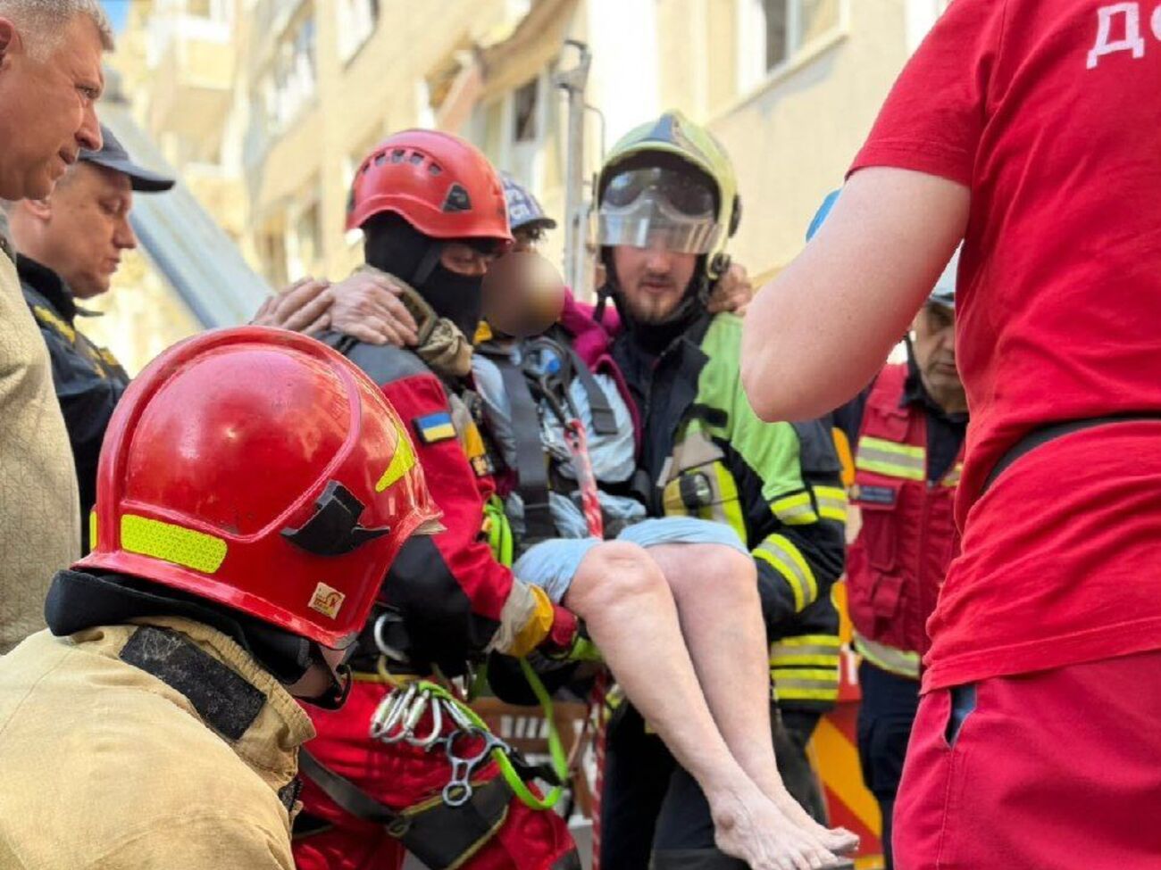 У Львові з-під завалів врятували 93-річну жінку. Є зниклі безвісти