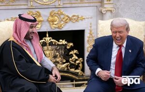 Поки США бомблять Іран, Трамп дозволив ядерні розроблення сусідній країні. У чому річ?
