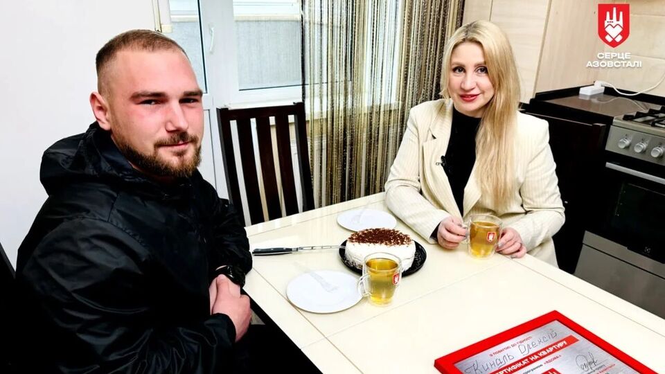 Защитник Мариуполя Алексей Киналь после 10 месяцев плена получил квартиру в Виннице – "Сердце Азовстали"