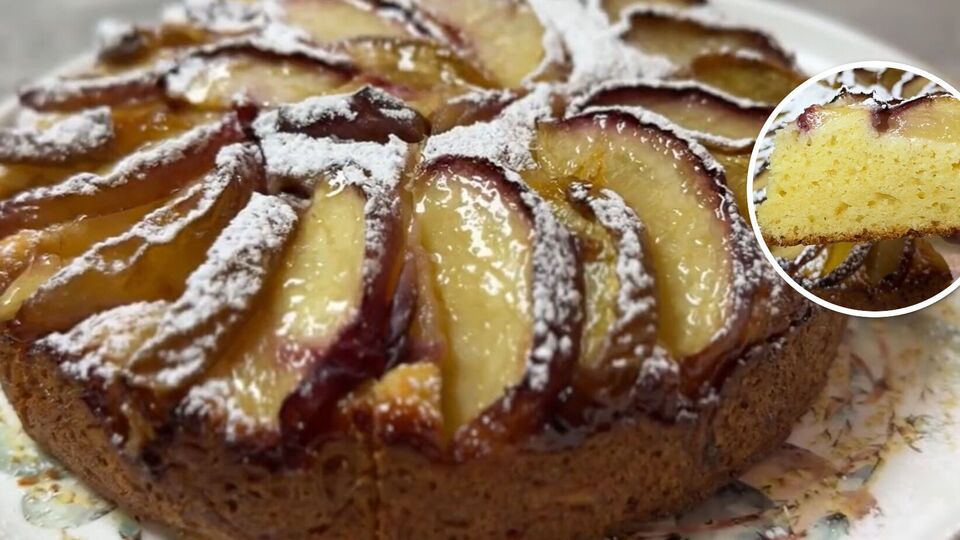 Хит этого лета – влажный и очень вкусный пирог с фруктами. Быстрый рецепт лучшего десерта к чаю