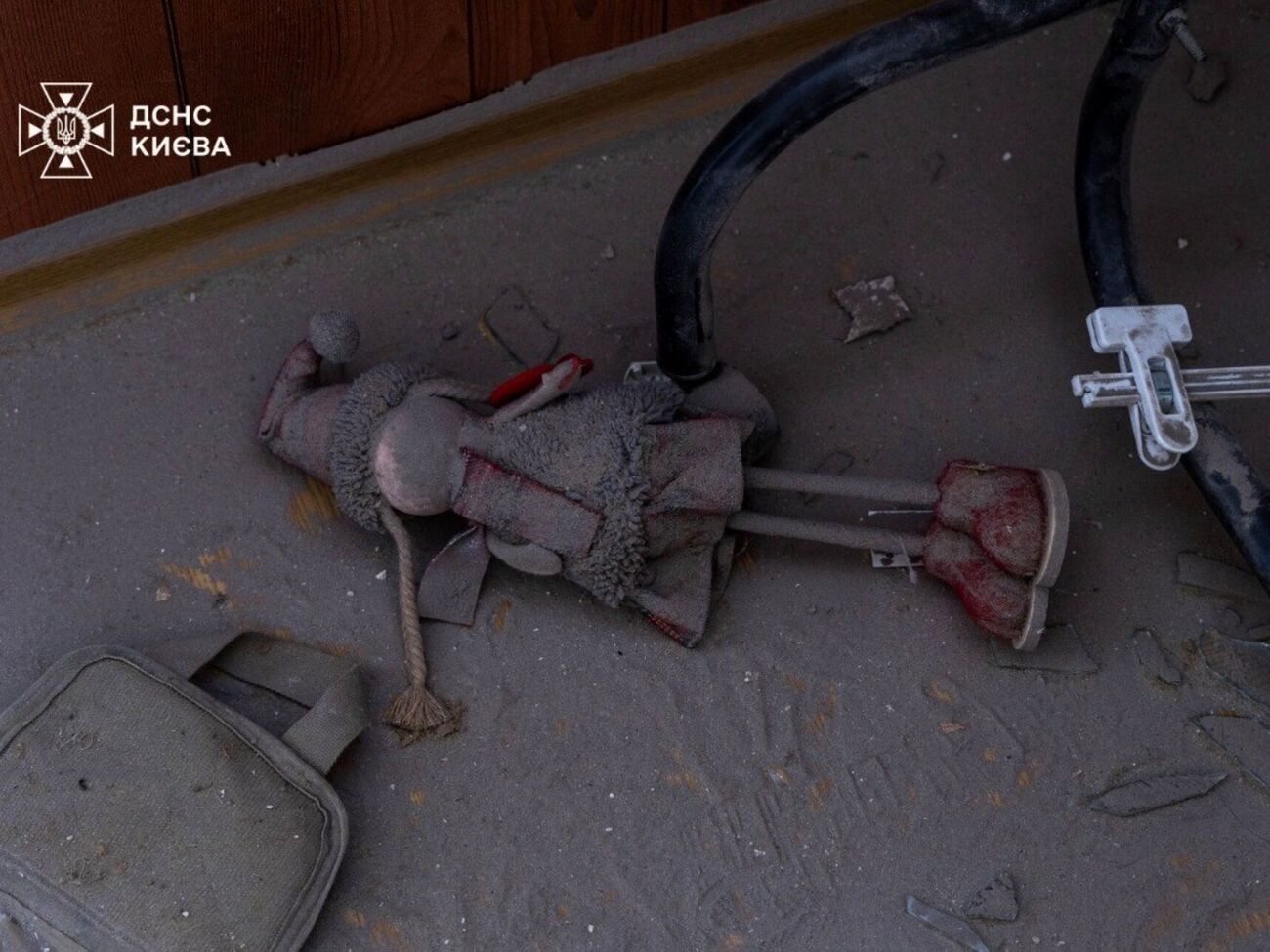 У 16-поверхівці на Дарниці виявили останки ще однієї людини. Рятувальні роботи заврешено. Фото