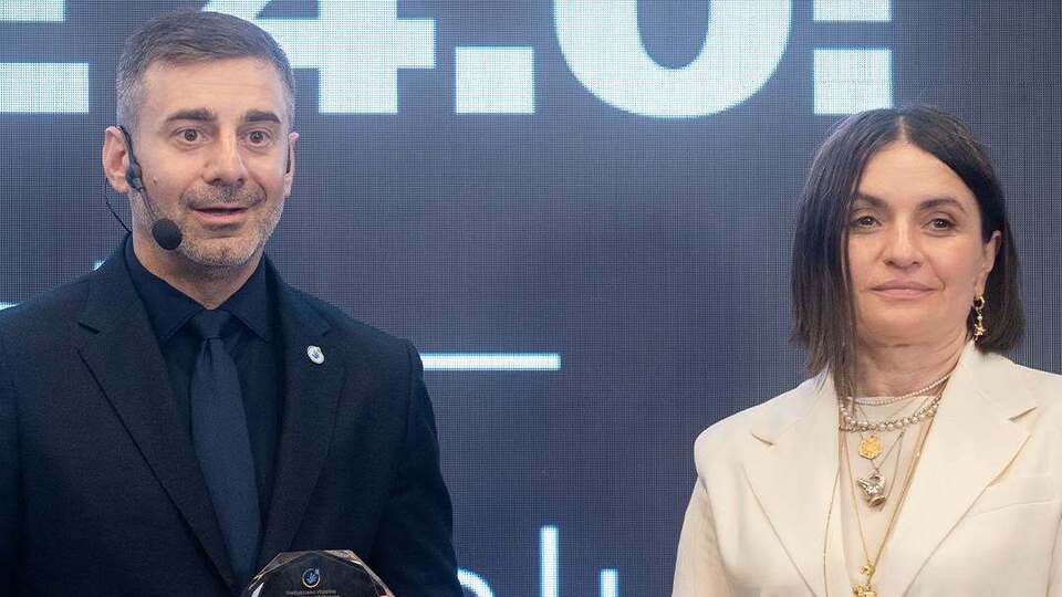 Ахметов отримав особисту відзнаку від омбудсмена