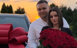 "Достойный подарок для прекрасной жены". Известный блогер воплотил мечту любимой – сеть поражена. Видео