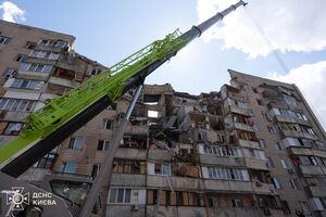 "Люди бегут босиком, сзади догоняет смерть", "почему я не дракон, над Москвой не летаю?". Реакция киевлян на атаку РФ