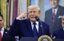 Трамп прокомментировал удары РФ по Украине. Заявил, что Путин "испытывает давление"