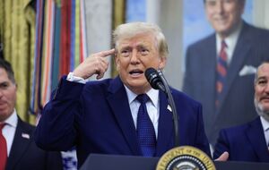 Трамп прокоментував удари РФ по Україні. Заявив, що Путін "відчуває тиск"