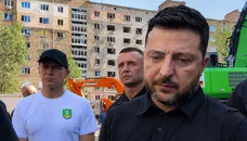 Українка в очі сказала Зеленському, що про нього думає. Реакція президента попала на відео