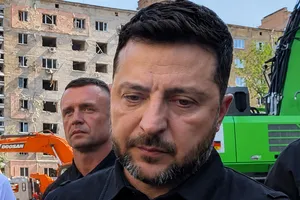 Украинка прямо в глаза сказала Зеленскому, что о нем думает. Реакция президента попала на видео