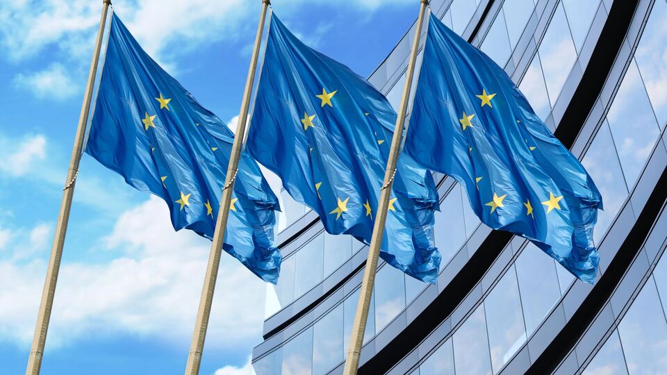 ЕС может отложить новые санкции против России. Что стало причиной