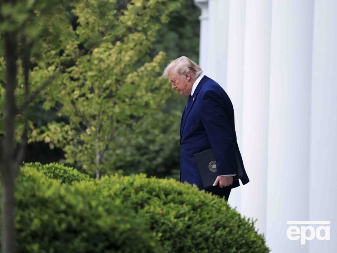 Трамп поїхав на саміт НАТО із похмурим настроєм. Чому союзники нервують
