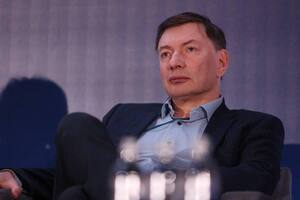 Рецепт парфумів "Дух Анкориджа" простий. Змішати запахи памперсів Трампа й валізки Путіна...