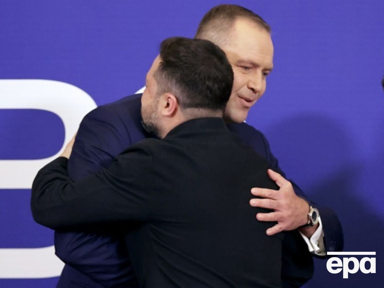 Зеленский и Навроцкий впервые поговорили после скандала с орденом. Как это было