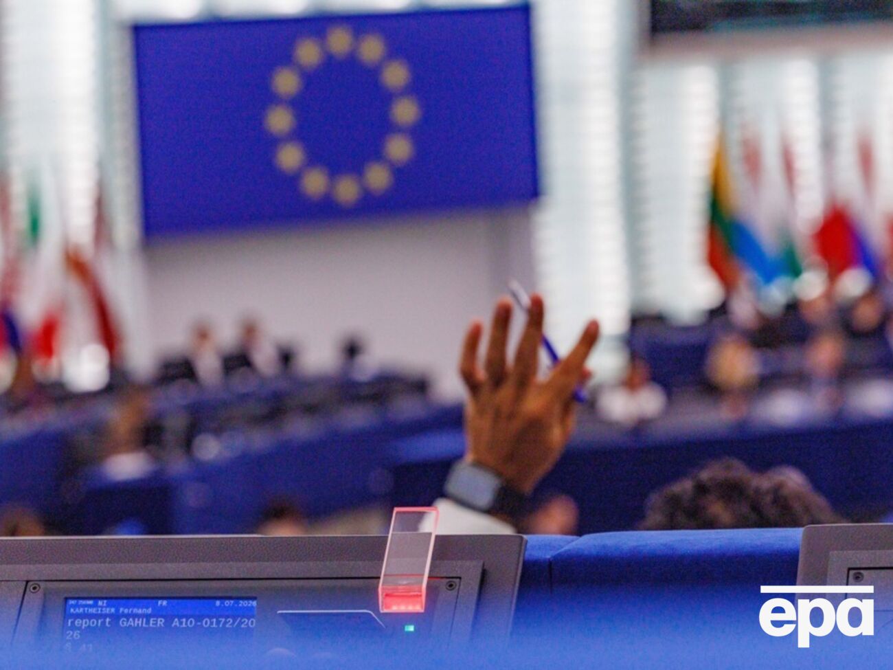 Европарламент подтвердил поддержку Украины на пути в ЕС, но осудил решение Зеленского об УПА