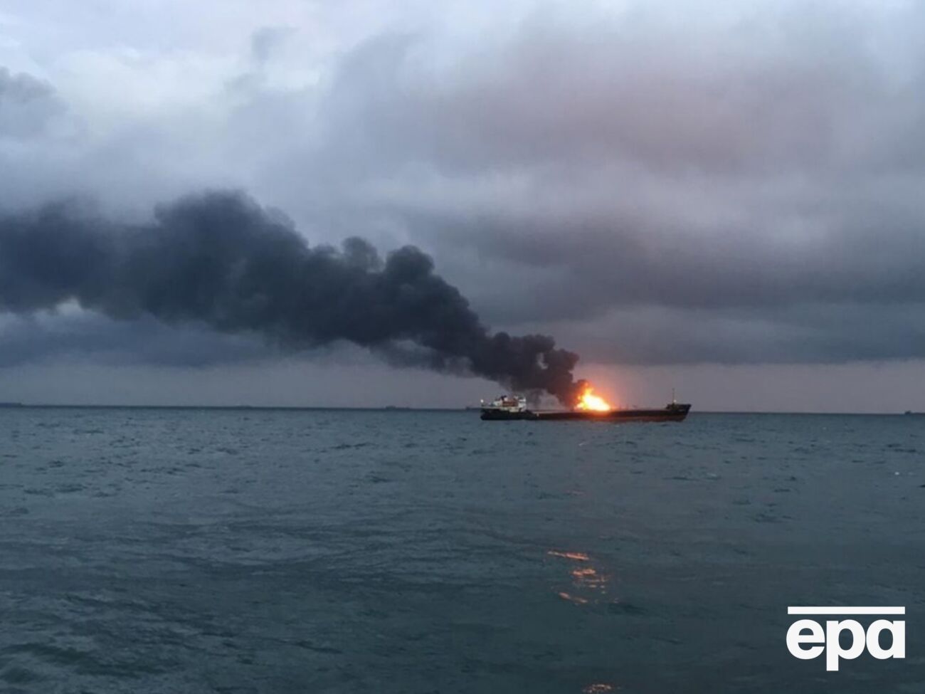 В Азовском море поражены еще два танкера РФ