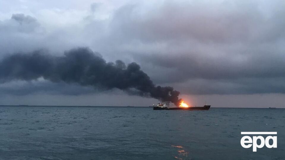 В Азовском море поражены еще два танкера РФ