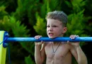 250 подъемов с утяжелением во имя мира. Семилетний украинец установил международный рекорд в Швейцарии